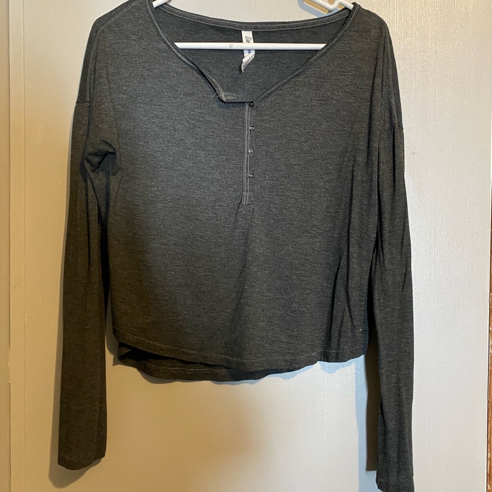 Aeropostale long sleeve crop top